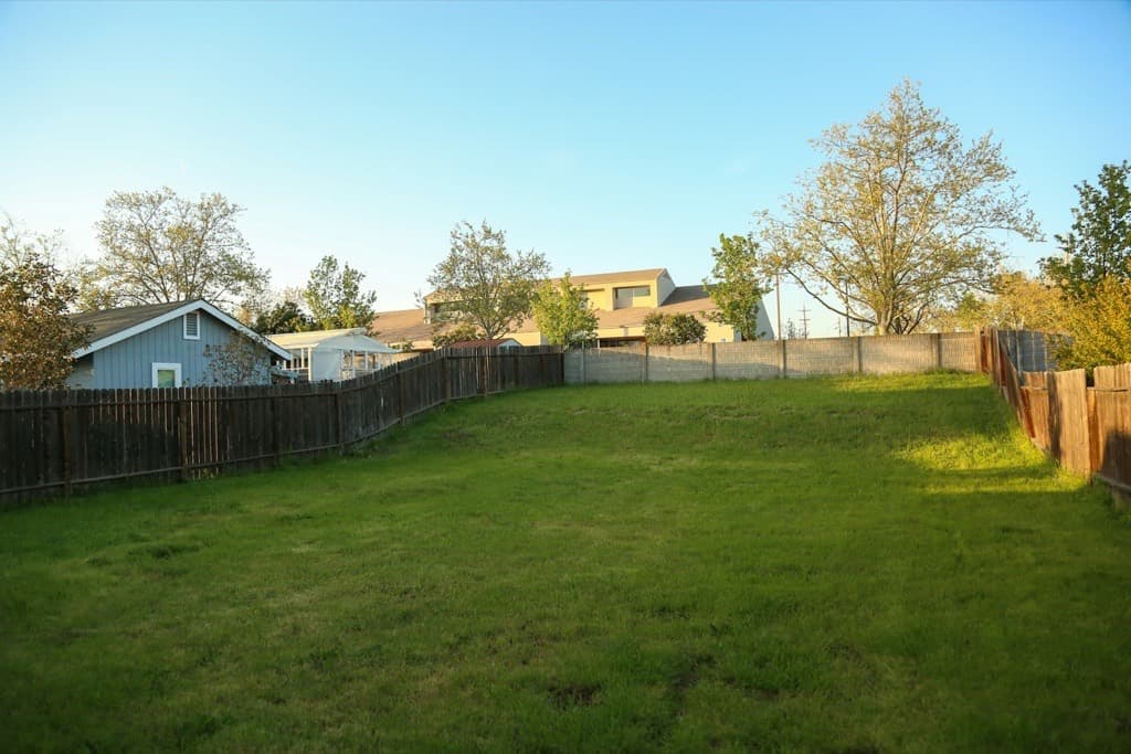 Backyard pool before redesign